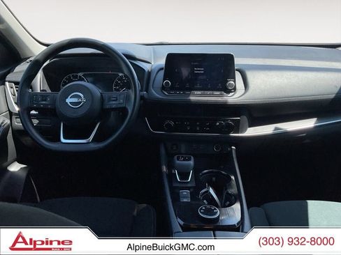 Used 2024 Nissan Rogue S AWD/4WD image 10