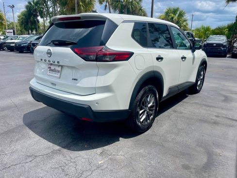 Used 2024 Nissan Rogue S AWD/4WD image 6