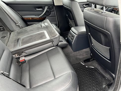 Used 2009 BMW 328i xDrive Wagon AWD/4WD image 18