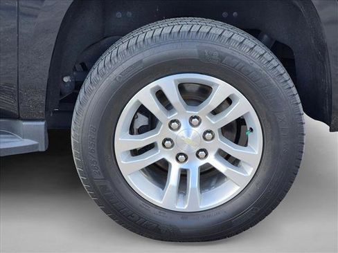 Used 2019 Chevrolet Suburban LT AWD/4WD image 24