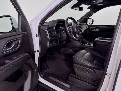 Used 2022 Chevrolet Tahoe RST w/ Luxury Package AWD/4WD image 3