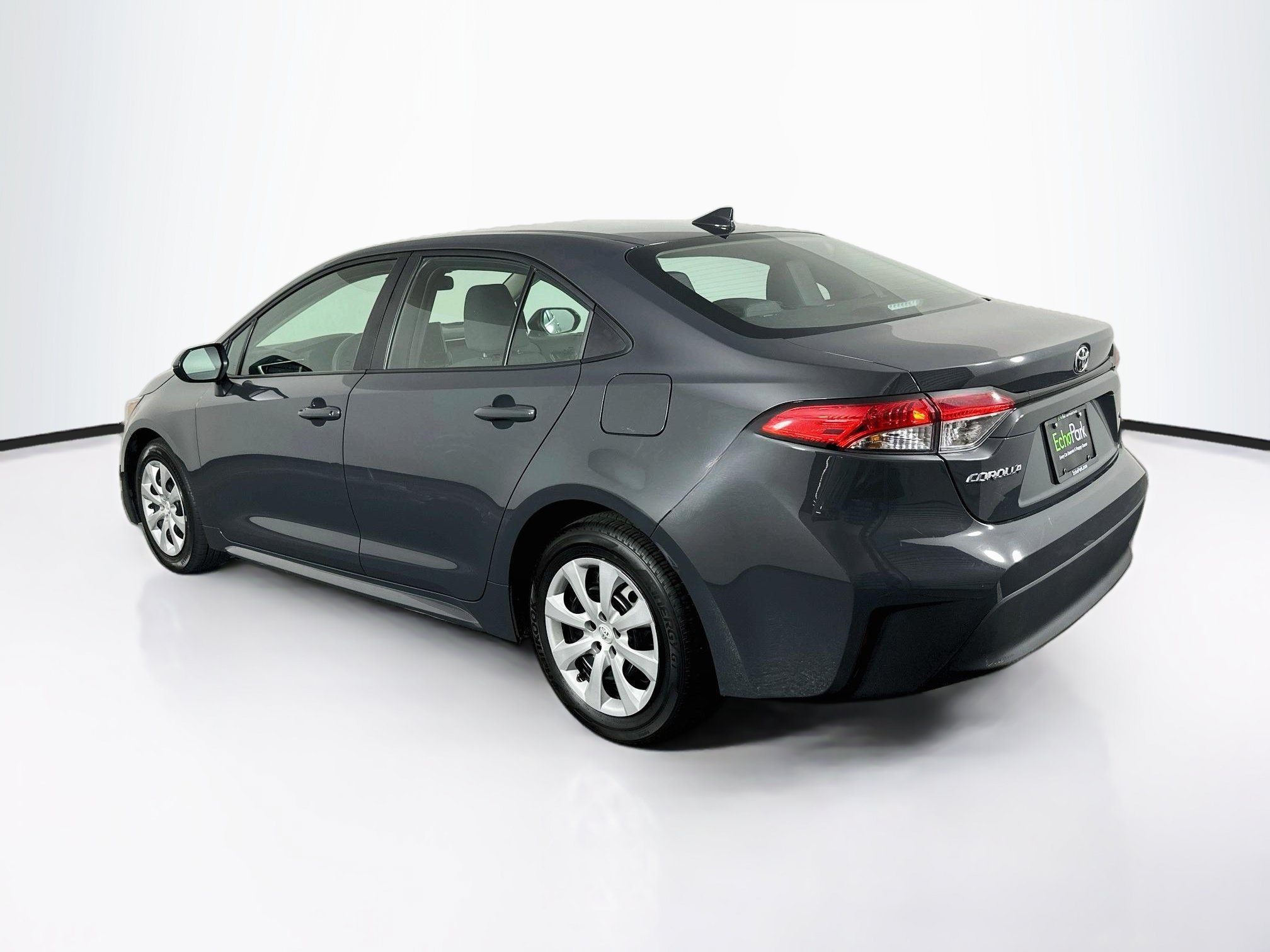 Used 2025 Toyota Corolla LE FWD image 5