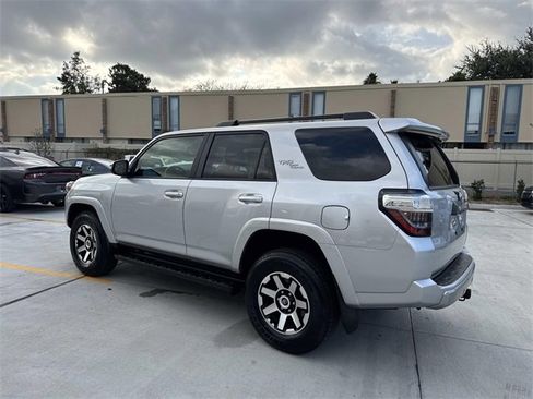Used 2024 Toyota 4Runner TRD Off-Road Premium image 5