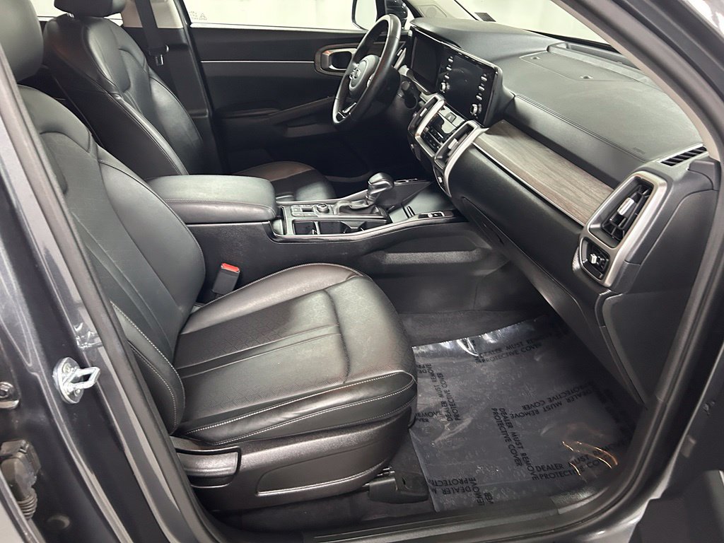 Used 2021 Kia Sorento EX AWD/4WD image 13