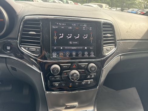 Certified 2019 Jeep Grand Cherokee Overland image 19