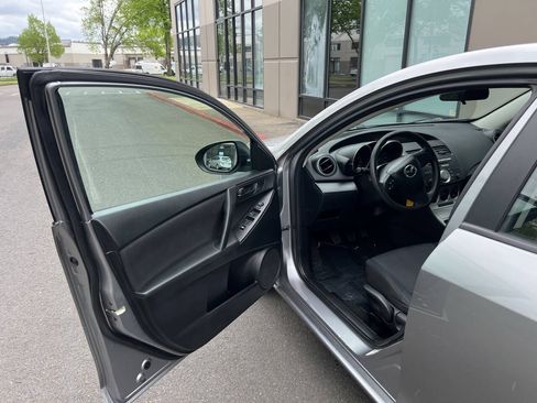 Used 2010 MAZDA MAZDA3 i Sport FWD image 7