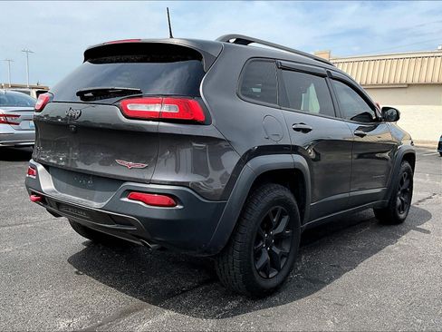 Used 2016 Jeep Cherokee Trailhawk w/ Comfort/Convenience Group AWD/4WD image 6