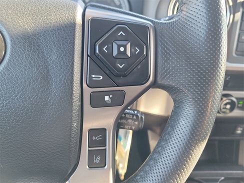 Used 2018 Toyota Tacoma SR5 image 6
