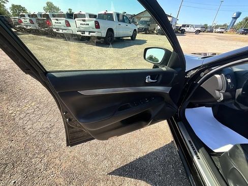 Used 2015 INFINITI Q40 AWD w/ Moonroof Package image 12