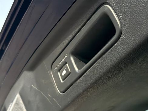 Used 2023 Acura MDX SH-AWD w/ Advance Package image 9