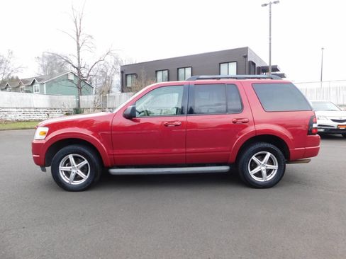 Used 2010 Ford Explorer XLT image 25