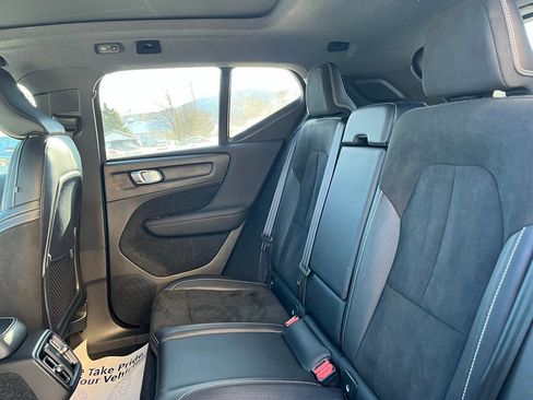 Used 2019 Volvo XC40 T5 R-Design image 26