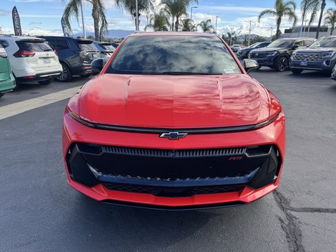 Used 2025 Chevrolet Equinox EV RS image 3