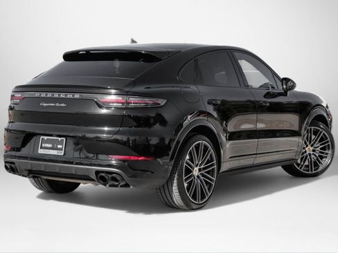 Used 2020 Porsche Cayenne Turbo image 6