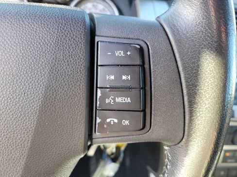 Used 2010 Ford Focus SES image 29