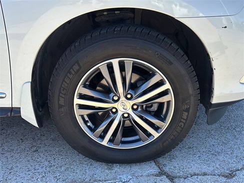 Used 2019 INFINITI QX60 Luxe w/ Essential Package image 9