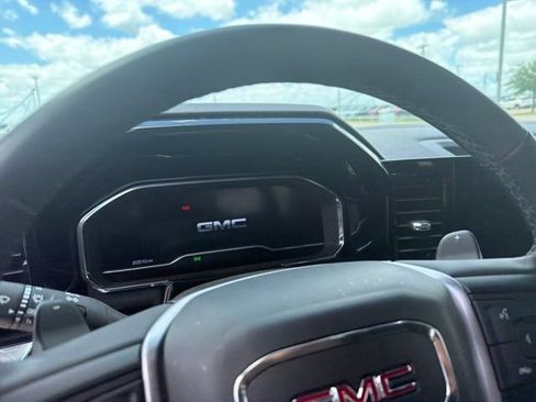 Used 2024 GMC Sierra 1500 Elevation w/ Preferred Package AWD/4WD image 13