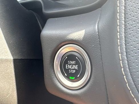 Used 2024 GMC Yukon XL SLT AWD/4WD image 39