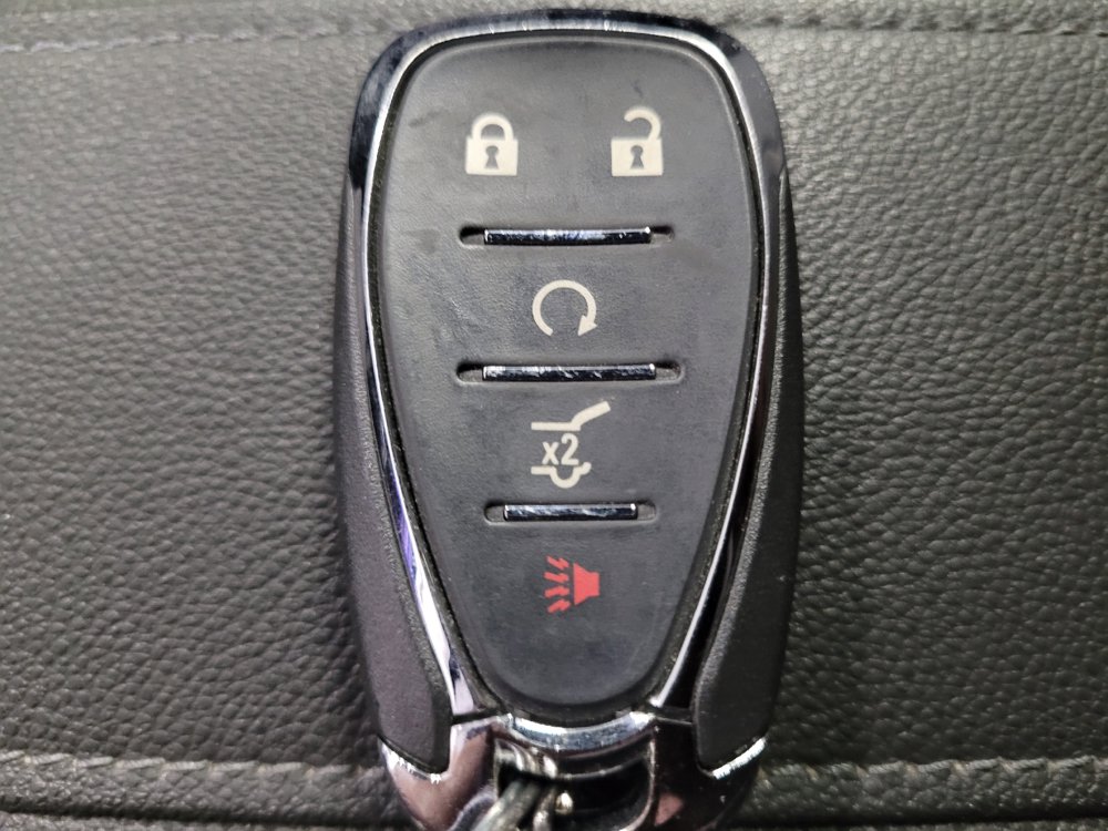 Used 2023 Chevrolet Traverse LT FWD image 32