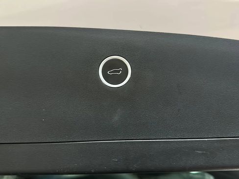 Used 2018 Tesla Model X 75D image 18