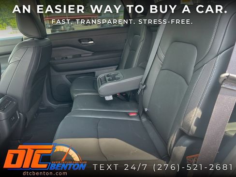 Used 2025 Nissan Pathfinder SL AWD/4WD image 12