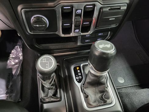Used 2021 Jeep Wrangler Unlimited Sahara AWD/4WD image 40