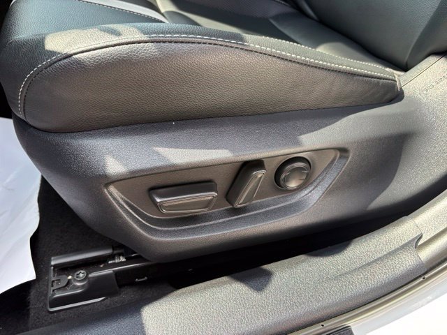 Used 2025 Toyota Camry SE FWD image 27