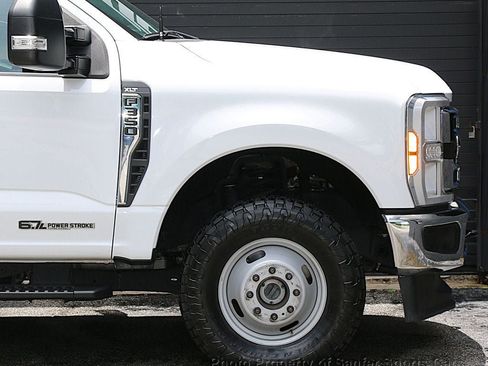 Used 2023 Ford F350 XLT AWD/4WD image 26