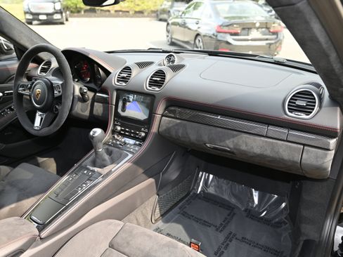 Used 2018 Porsche 718 Cayman GTS image 38