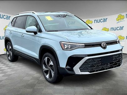 New 2025 Volkswagen Taos SE