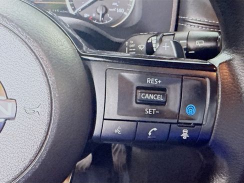 Used 2022 Nissan Rogue SV FWD image 15