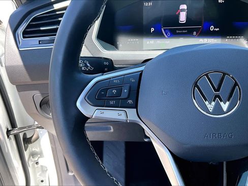 Used 2024 Volkswagen Tiguan SE image 26