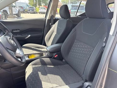 Used 2022 Nissan Kicks SV FWD image 9