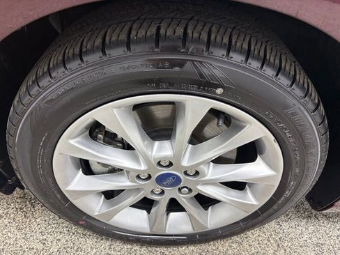 Used 2017 Ford Fusion Energi SE image 9