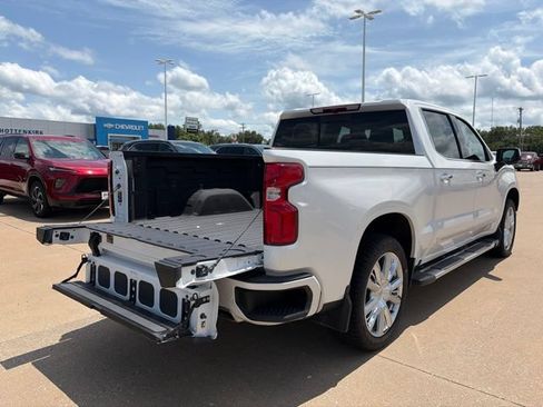 Used 2024 Chevrolet Silverado 1500 High Country w/ High Country Premium Package AWD/4WD image 5