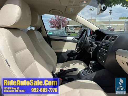 Used 2013 Volkswagen Jetta SE FWD image 14