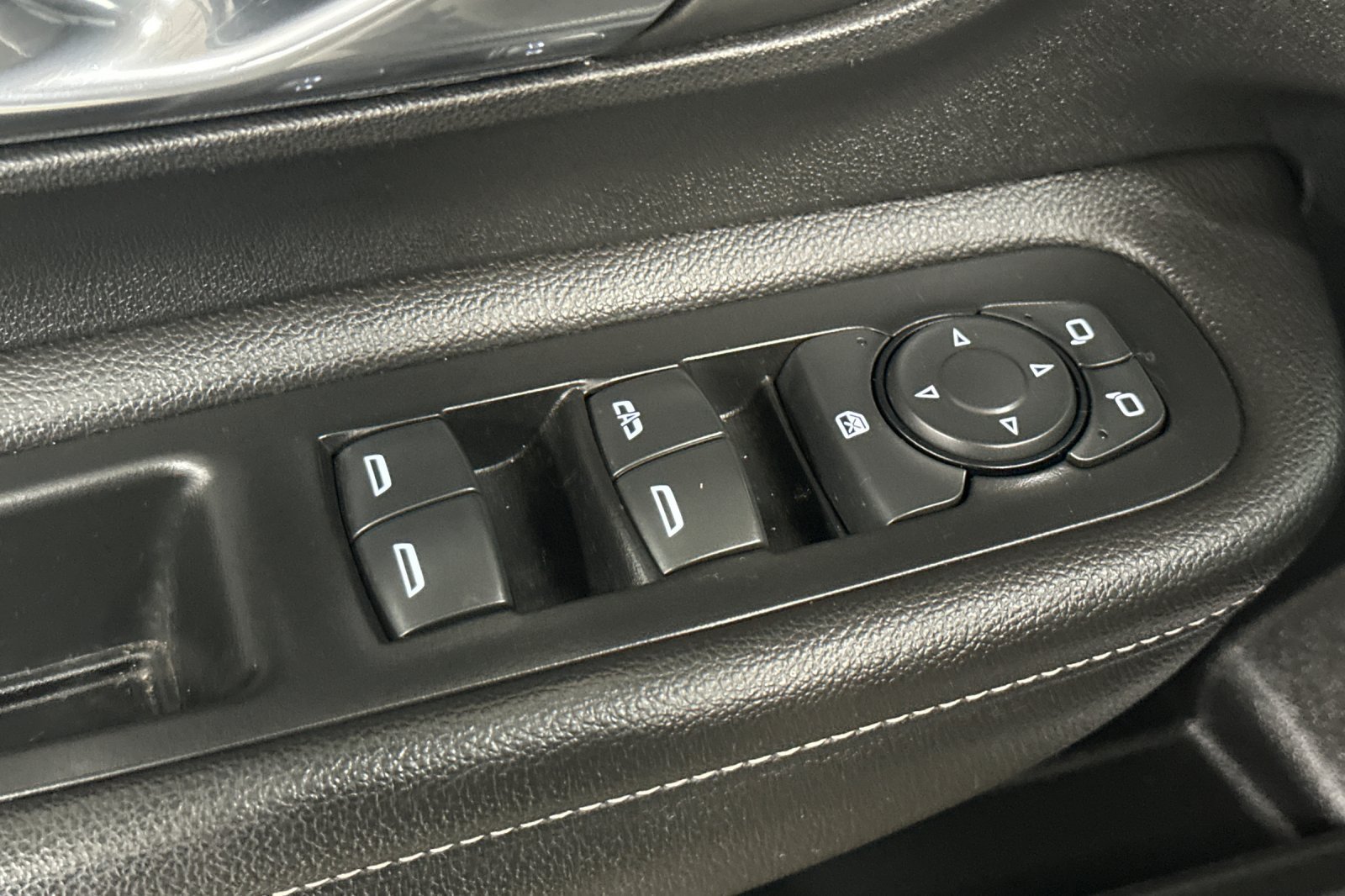 Used 2022 GMC Terrain SLE w/ Driver Convenience Package FWD image 12