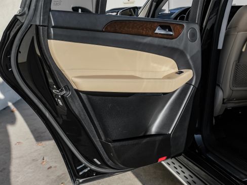 Used 2019 Mercedes-Benz GLS 450 4MATIC image 45