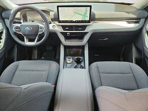 New 2026 Ford Explorer Active RWD image 15