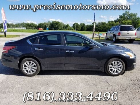 Used 2013 Nissan Altima 2.5 SL w/ Technology Pkg FWD image 1