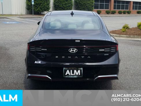 Used 2025 Hyundai Sonata Limited FWD image 7