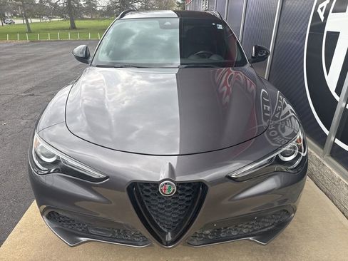 Used 2022 Alfa Romeo Stelvio Veloce AWD/4WD image 9