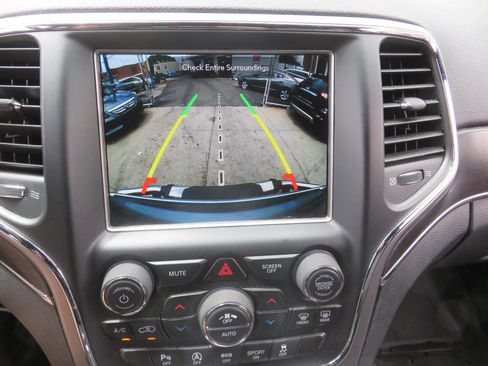 Used 2018 Jeep Grand Cherokee Limited AWD/4WD image 20