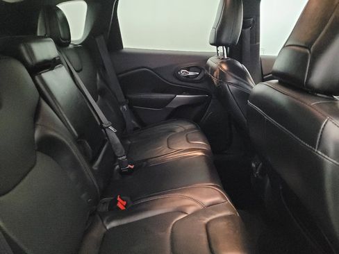 Used 2019 Jeep Cherokee Limited AWD/4WD image 19