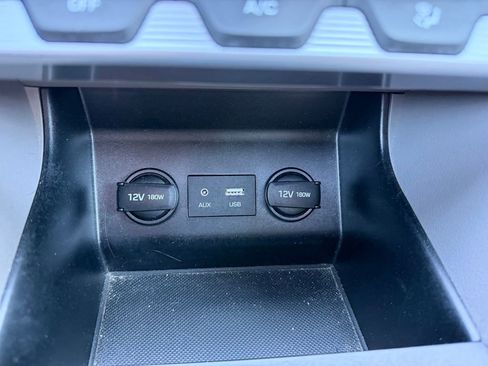 Used 2020 Hyundai Elantra Value Edition w/ Winter Weather Package FWD image 23