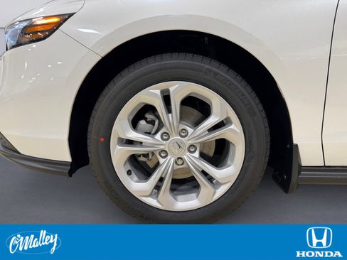 New 2025 Honda Accord LX image 9