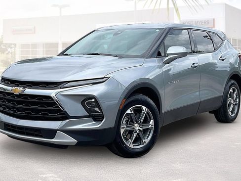 Used 2025 Chevrolet Blazer LT FWD image 28