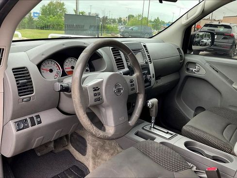Used 2018 Nissan Frontier Desert Runner RWD image 12