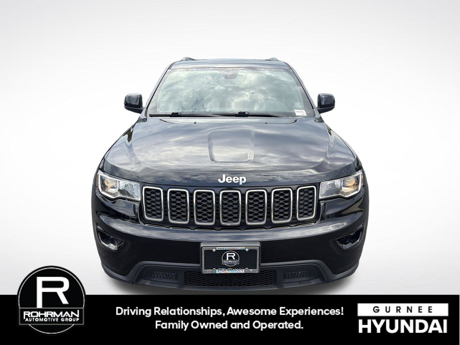 Used 2019 Jeep Grand Cherokee Laredo AWD/4WD image 3