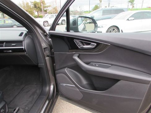 Used 2018 Audi Q7 3.0T Premium Plus w/ Premium Plus Package image 34